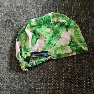 EUC Palm leaf scrub cap